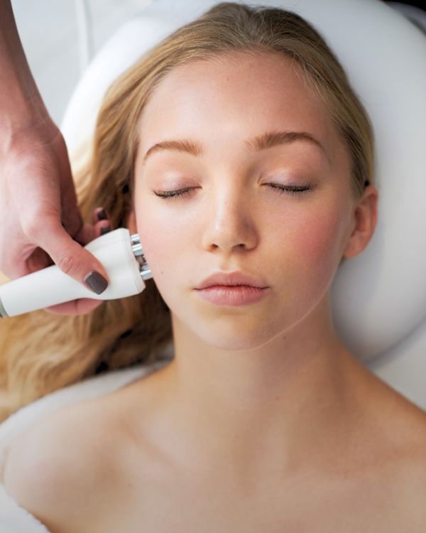 facial sculpting with Venus Legacy